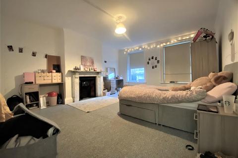6 bedroom house to rent, Westgate Street, Gloucester GL1
