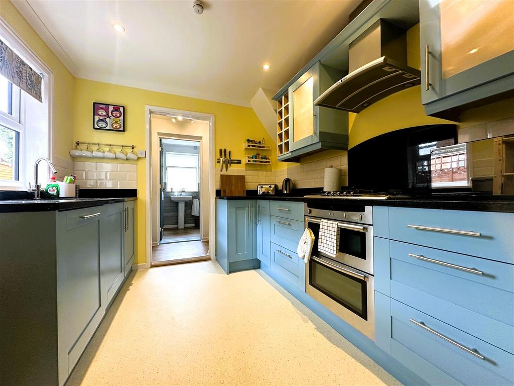 Kitchen II.jpg