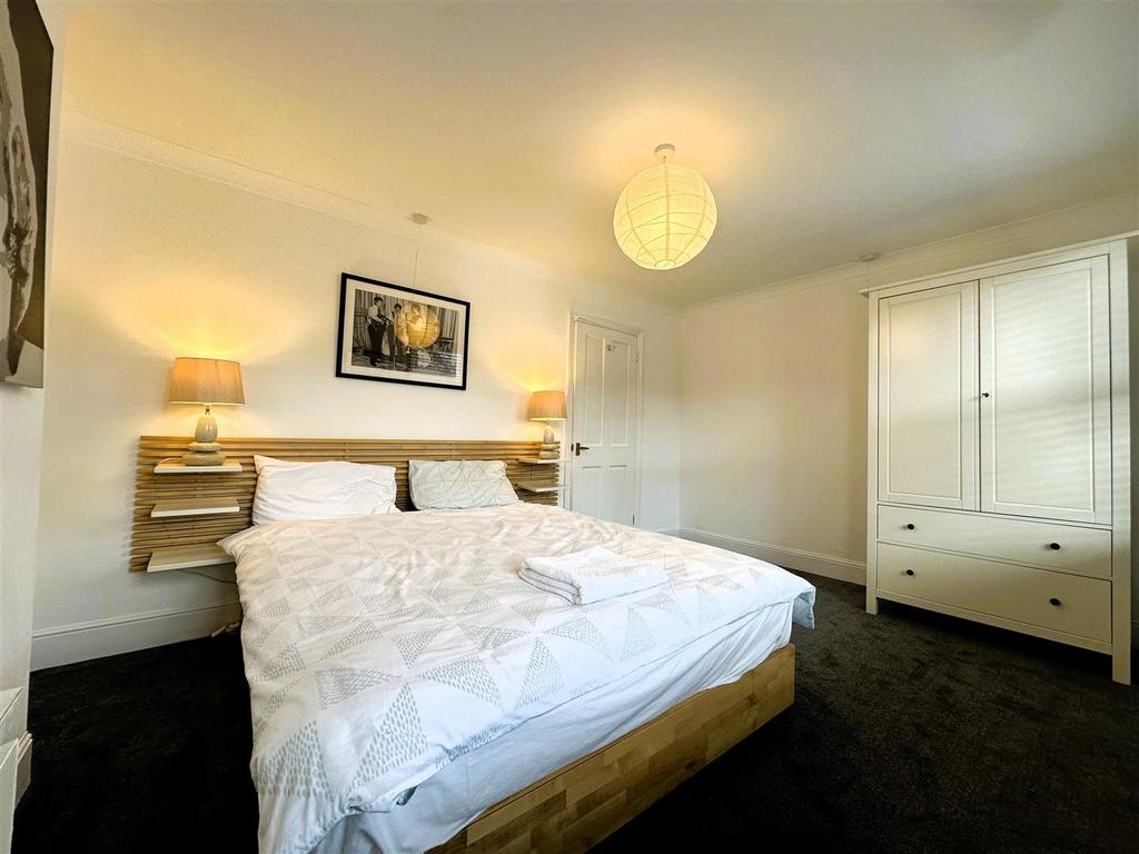 Bedroom 2 II.jpg