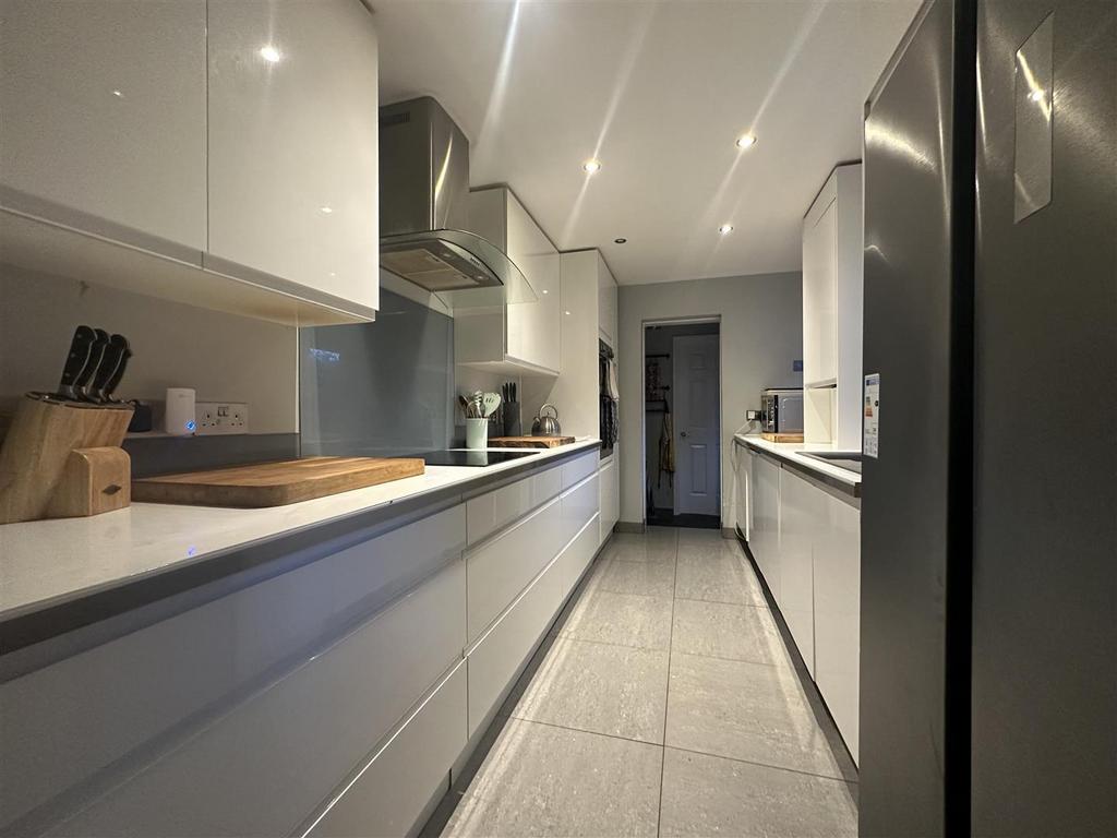 Kitchen II.jpg