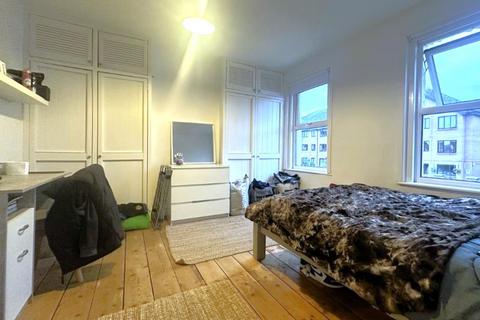 undefined, Henry Street, Gloucester GL1