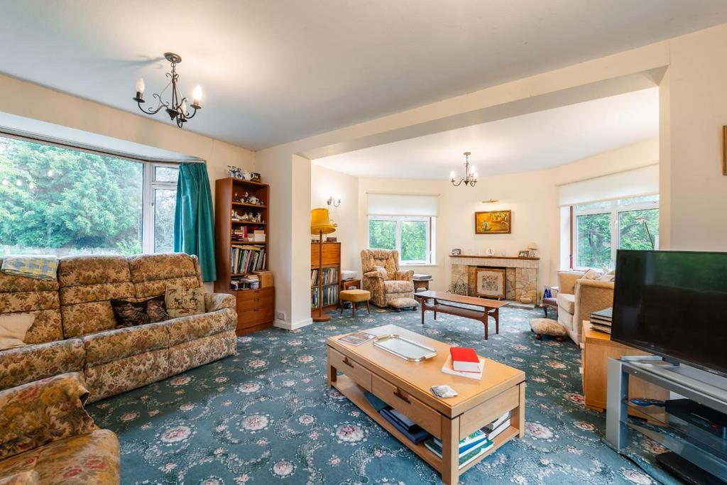LIVING ROOM-2.jpg