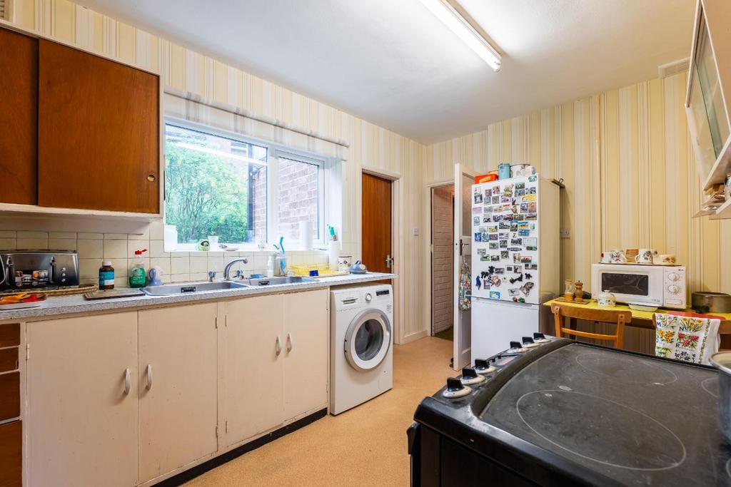 KITCHEN-1.jpg