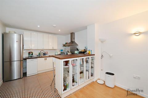 1 bedroom apartment for sale, Ionian Building 45 Narrow Street, London, e14
