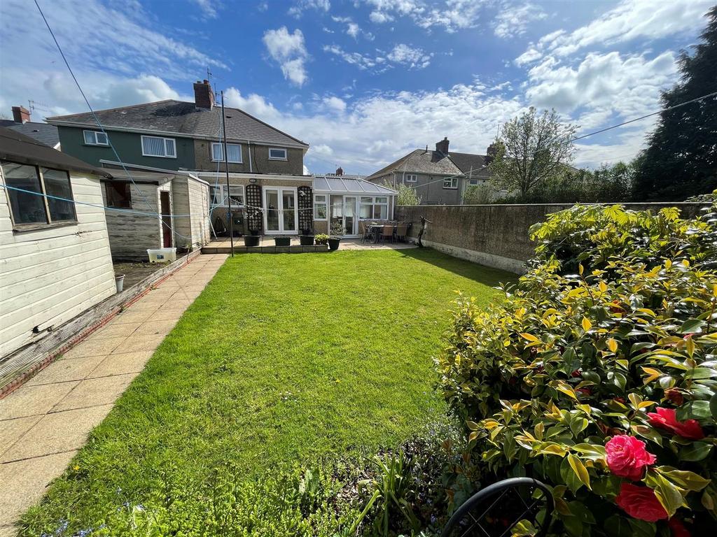 Heol Morfa, Llanelli 3 bed semidetached house for sale £165,000
