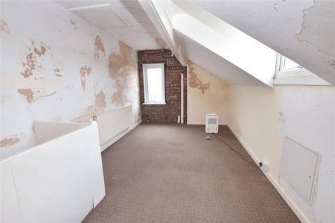 25 Brooklyn Place, Armley, Leeds, LS12 2BT