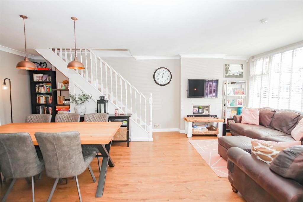 St. Audrey Avenue, Bexleyheath, Kent 3 bed semidetached house for sale