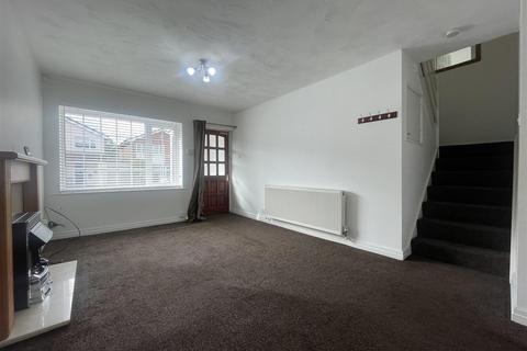 3 bedroom semi-detached house to rent, Delfur Road, Bramhall, Stockport