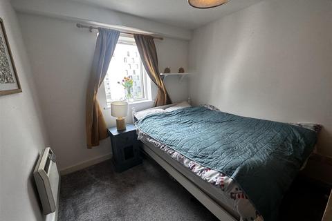 2 bedroom property to rent, 114 High Street, Manchester