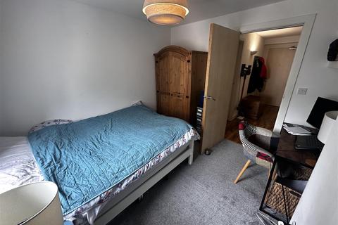 2 bedroom property to rent, 114 High Street, Manchester