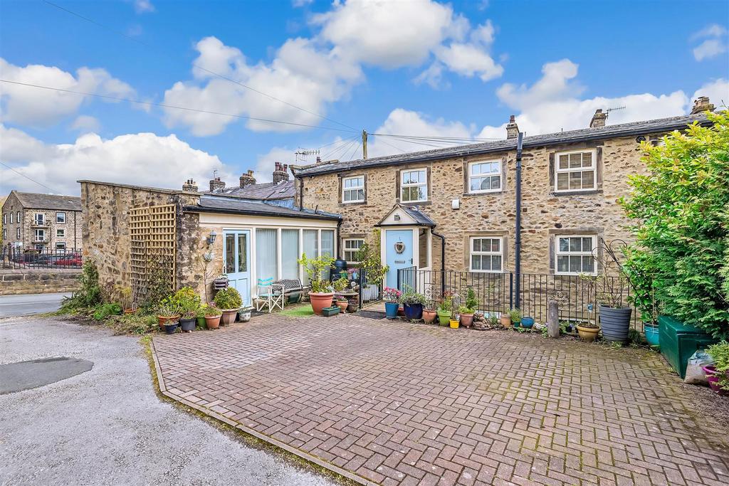 School Lane, Addingham LS29 3 bed house - £419,950