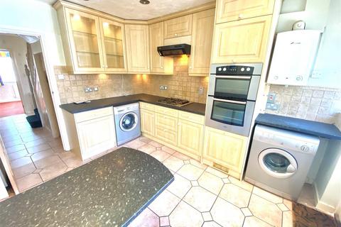 3 bedroom chalet for sale, The Shrublands, Potters Bar EN6