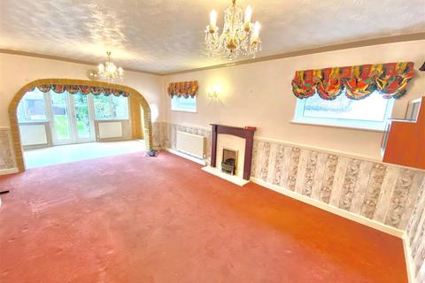 3 bedroom chalet for sale, The Shrublands, Potters Bar EN6