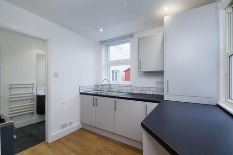 1 bedroom flat to rent, London Road, Riverhead TN13 2DT