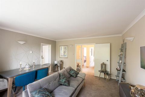 2 bedroom flat for sale, Audley Court, Adderstone Crescent, Jesmond, Newcastle upon Tyne