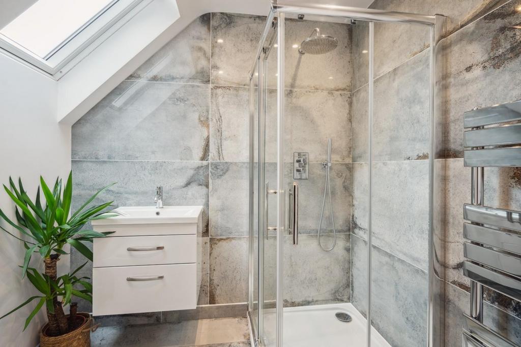 Ensuite Shower Room