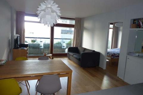2 bedroom flat to rent, Andrewes House, London EC2Y