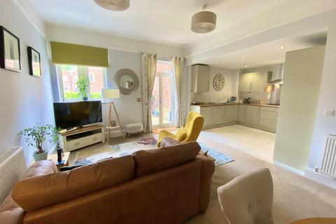 2 bedroom apartment for sale, 61 The Furlongs, Bicton Heath, Shrewsbury, SY3 5FU