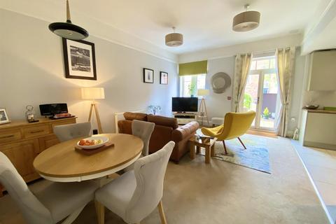 2 bedroom apartment for sale, 61 The Furlongs, Bicton Heath, Shrewsbury, SY3 5FU