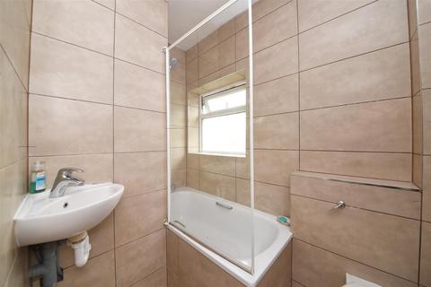 2 bedroom flat for sale, Vineyard Avenue, Mill Hill