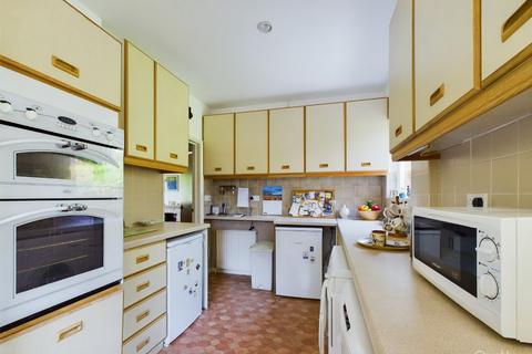 4 bedroom semi-detached house for sale, Abbots Green, Croydon