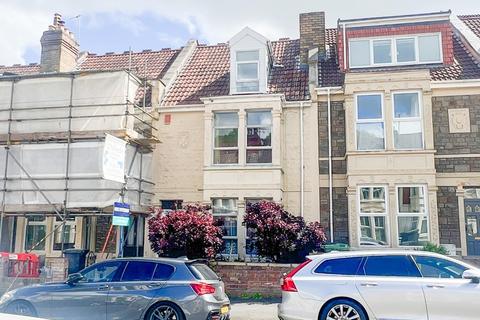5 bedroom terraced house for sale