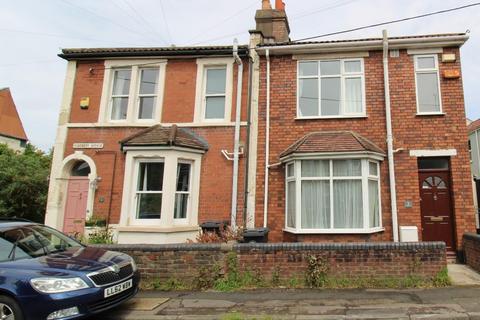 3 Rosebery Avenue, Bristol, BS2 9TW