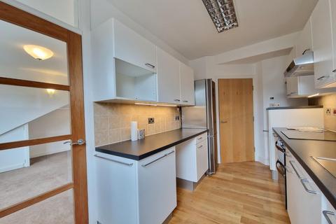 2 bedroom flat to rent, Valley Drive, Harrogate, HG2 0JJ