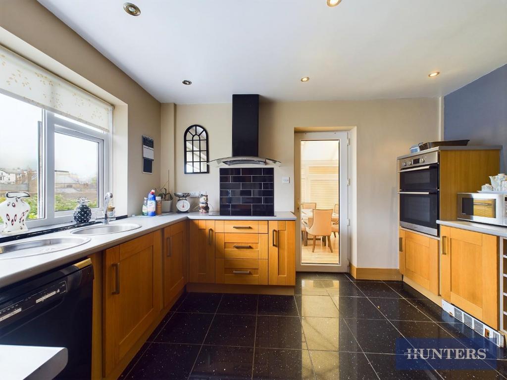 Westwood Road, Scarborough 3 bed semidetached bungalow for sale £235,000