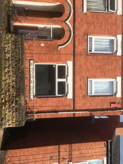 3 bedroom semi-detached house to rent, Latham Street, Nottingham NG6