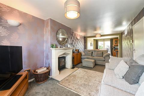 3 bedroom end of terrace house for sale, Park Drive, Yapton