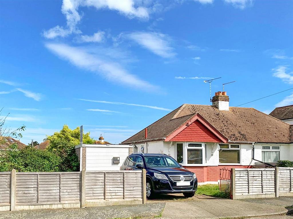 Goodwin Avenue, Whitstable 2 bed semidetached bungalow £298,000