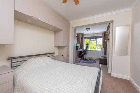 10 Amport Close, Lychpit, Basingstoke, RG24 8UU