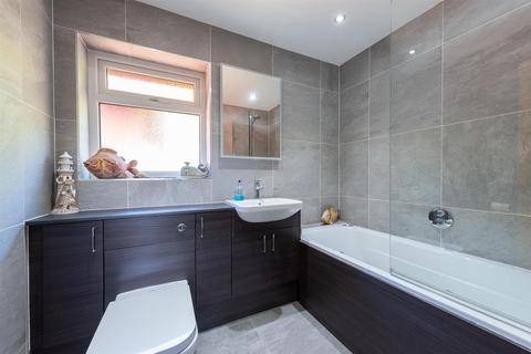 10 Amport Close, Lychpit, Basingstoke, RG24 8UU