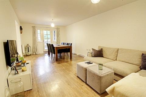 2 bedroom flat to rent, Hatfield Heath Road, Sawbridgeworth, CM21