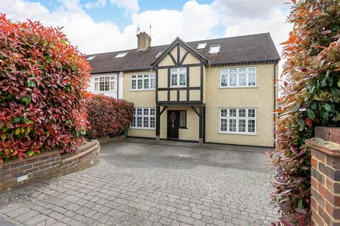 38 Marlpit Lane, Coulsdon, CR5 2HB