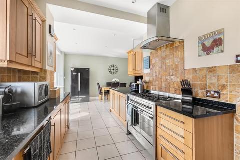 38 Marlpit Lane, Coulsdon, CR5 2HB