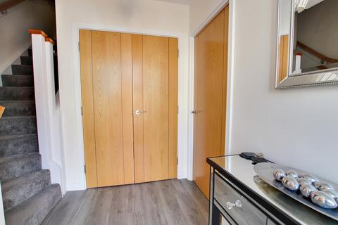 2 bedroom apartment for sale, Ainslie Place, Lymington, SO41