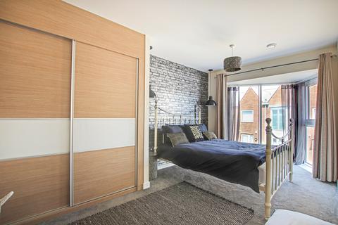 2 bedroom apartment for sale, Ainslie Place, Lymington, SO41