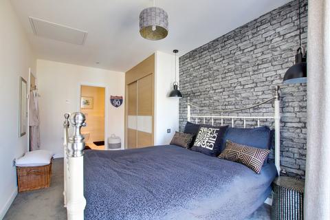 35 Ainslie Place, Lymington, SO41 9PX