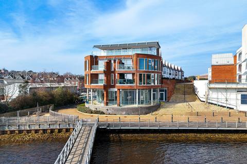 28 Ainslie Place, Lymington, SO41 9PX