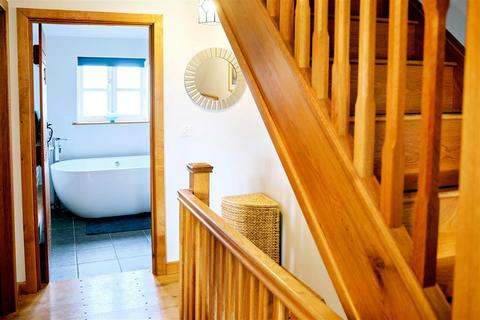 2, Oakwrights Clapgate, Albury, Ware, SG11 2JH