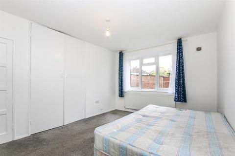 2 bedroom apartment to rent, Netherlands Road, Barnet EN5