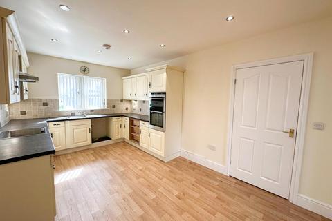 4 bedroom end of terrace house for sale, Highfield Lane, Silsden,