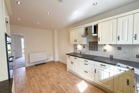 4 bedroom end of terrace house for sale, Highfield Lane, Silsden,