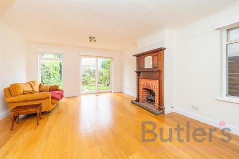 3 bedroom semi-detached house to rent, Stanley Road, Carshalton