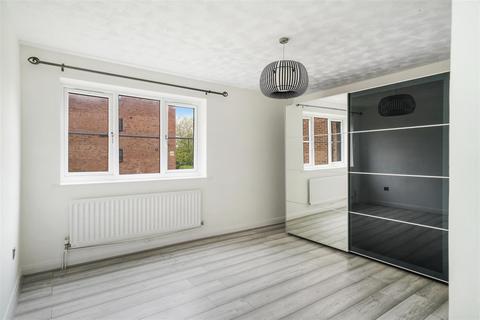 2 bedroom flat for sale, Hawarden Hill, London