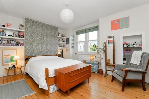 3 bedroom maisonette for sale, Carysfort Road, London