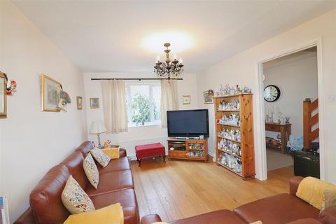 3 bedroom semi-detached house for sale, Shepperton Close, Borehamwood