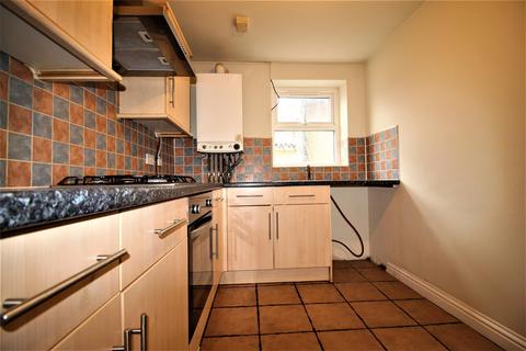 2 bedroom apartment to rent, Pembroke Road, London E17